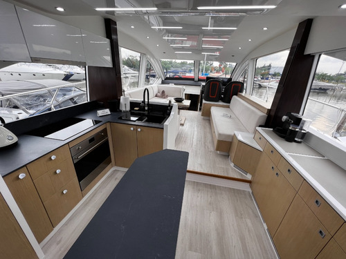 Crucero Génesis F600 - 2022 - Volvo Penta - Parodi Marine