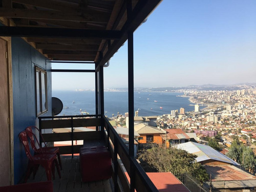 Casa Vista Al Mar, Garaje, Balcón, 3 Drmts, 2 Baños, Patio.