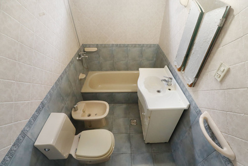 Venta Casa 4 Amb Y Dto 3 Amb A Refaccionar R.mejia
