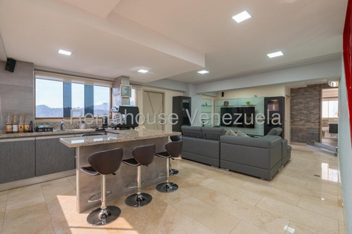 Imponente Y Moderno Ph En Venta En Los Chaguaramos. Yr25-18095. Servicio De Agua Constante, Gas Directo, Internet De Fibra Óptica Y Línea Cantv.