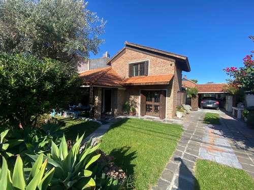 Venta Casa Carrasco 3 Dormitorios Ph Independiente Con Jardín Al Frente