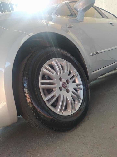 Imagem 6 de 11 de Fiat Linea 2010 1.9 16v Hlx Flex 4p