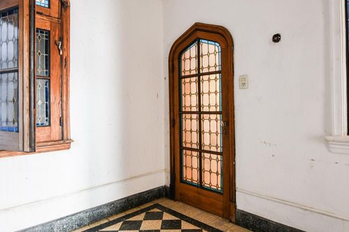 Casa Estilo Inglés, 5 Dormitorios, Patio Y Cochera- San Lorenzo 1900- Centro- Rosario | Venta