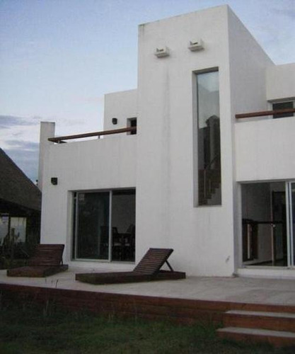 Imagen 10 de 30 de Casa En Alquiler - A 1 Cuadra De La Playa Y Media Del