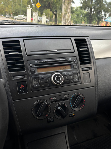Nissan Tiida 1.8 Visia 5 p