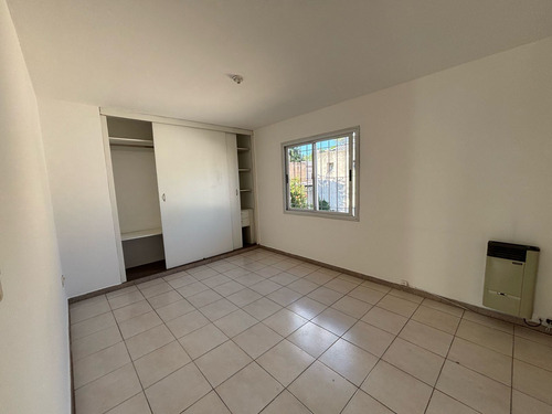 Villa Allende Centro, Alquiler Dúplex Dos Dormitorios, Con Cochera
