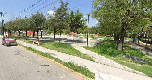 Casa En Villas De Colombia, Roble Norte, General Escobedo, Nuevo Leon. ¡casa En Remate! -jmjc7