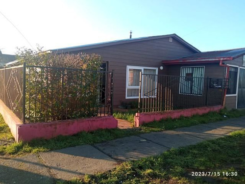 Casa En Venta De 3 Dorm. Con Local Comercial En Temuco