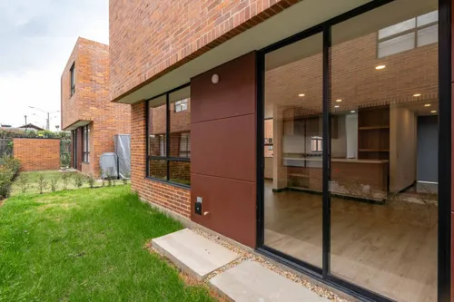 Casa En Arriendo/venta En Canelon. Cod A22482