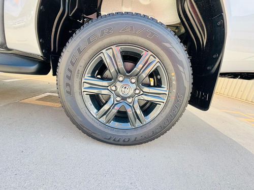 Toyota Hilux 2.7 Cabina Doble Sr Mt