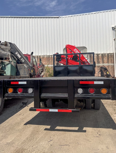 Grúa Articulada Fassi F105.24 De 4.5 Ton Camión Freightli