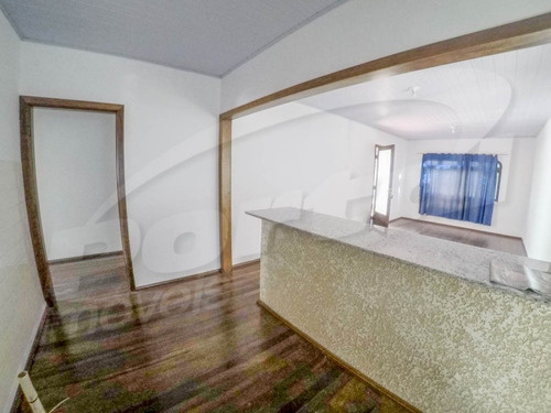 Casa Com 126,72 M² De Área Construída, Contendo 3 Dormitórios, Sala De Estar E Jantar, Banheiro Social, Cozinha, Área De Serviço, Deposito, Varanda E 1 Vaga De Garagem.terreno Escriturado, Contendo Á