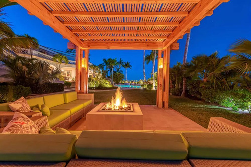 Casa De Lujo Con Jardín, Terraza, Pergola Y Alberca Privada,