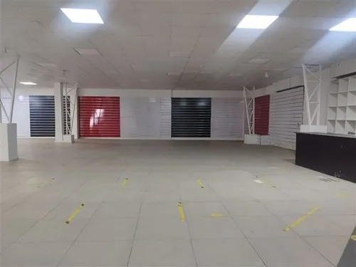 Local Comercial Arriendo 330 Mts2 Pasos Mall Independencia
