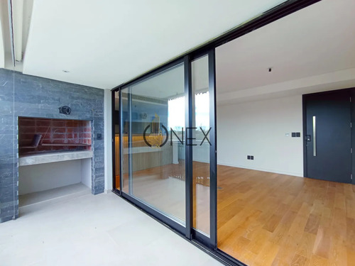 Venta De Apartamento De 3 Dormitorios De Lujo En Carrasco, Montevideo
