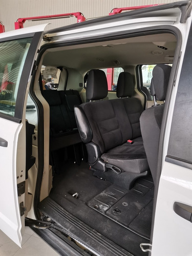 Imagen 9 de 13 de Dodge Grand Caravan 2019 3.7 Se At