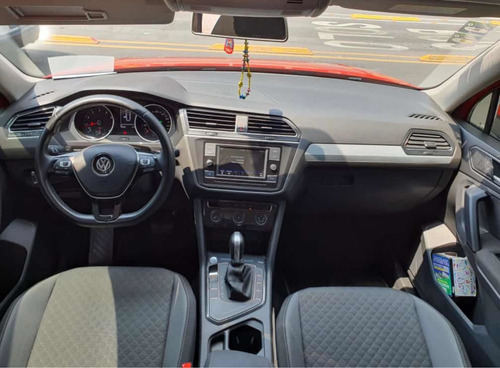 Imagen 3 de 4 de Volkswagen Tiguan 2018 1.4 Trendline Plus At