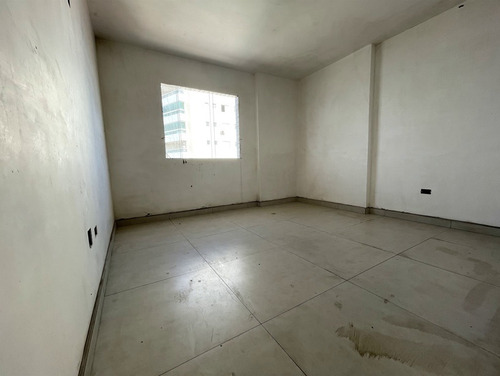 Imagem 9 de 13 de Apto 2 Dorms - Prédio Frente Mar- Entrada 52 Mil - Amf74