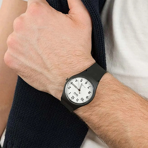 Reloj Q&q Analogo Malla De Pvc Color Negro A212j003y