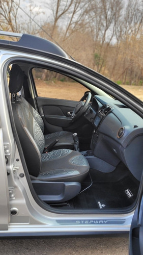 Imagen 8 de 16 de Renault Sandero Stepway 2017 1.6 Privilege 105cv