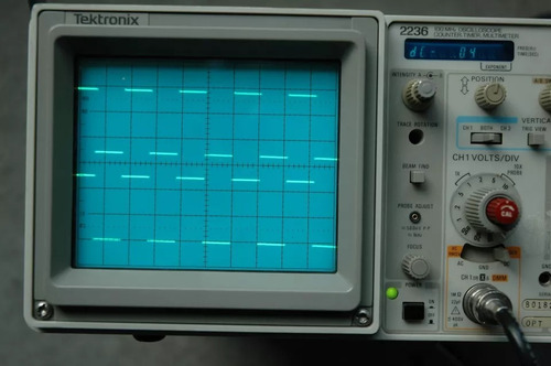 Osciloscopio Tektronix Con Dmm Único (Usado)