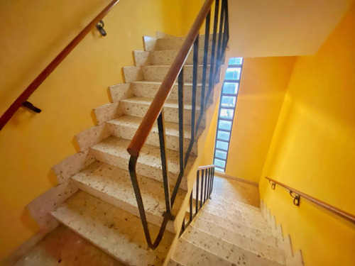 Venta Casa Con Galpón 172 M2 Patio Terraza Quincho Lanus
