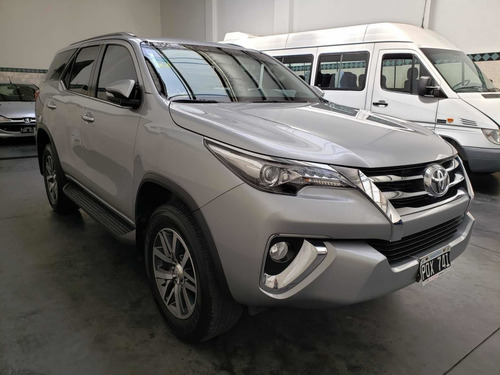 Imagen 5 de 14 de Toyota Sw4 2016 2.8 Srx 177cv 4x4 7as At