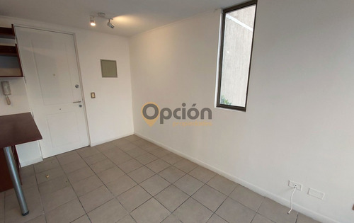 Venta Sin Com / Metro Hospitales / 2d-1b Estacionamiento