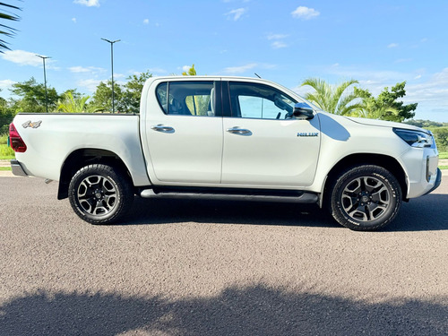 Toyota Hilux 2.8 Tdi Srx Cab. Dupla 4x4 Aut. 4p