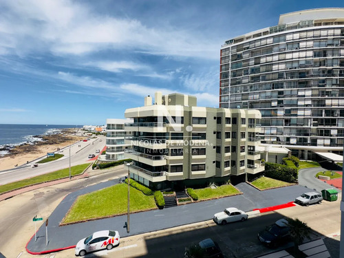 Apartamento En Venta, 4 Dormitorios, Torre De Categoría, Punta Del Este