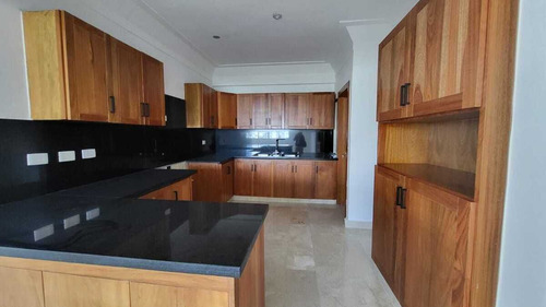 Pent-house De Lujo En Venta En Urb. Real