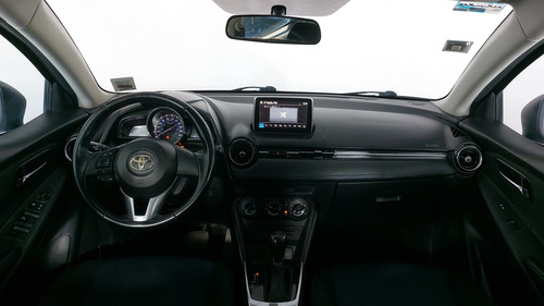 Toyota Yaris 1.5 R HIGH AT