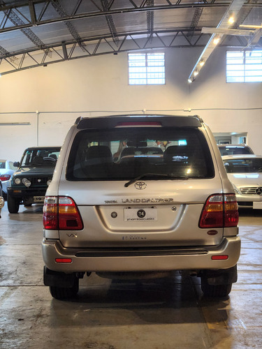 Toyota Land Cruiser VX 100
