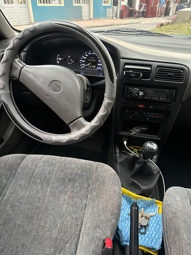 Nissan Sentra 1.6 B13 Super