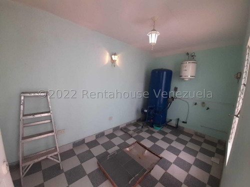 Imagen 15 de 30 de Casa Quinta En Venta En La Urbanización La Rosaleda Zona Este De Barquisimeto Lara, 04245937542 Numero De Contacto Directo, Cerca A La Entrada De Barquisimeto