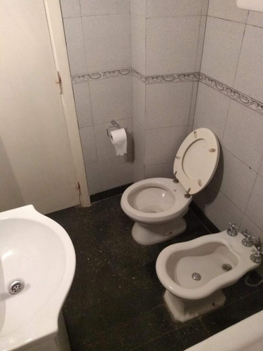 Muy Buen Departamento De Dos Ambientes, Al Frente Con Balcon
