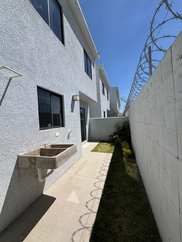 Casa Amplia En Venta Al Sur De Pachuca A 8 Min. De Plaza Explanada