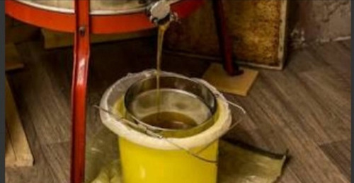 Miel De Abejas Pura 100%, 1 Litro/1.350 Gr C/u ( 2 Piezas )