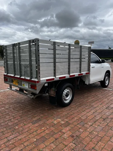 Toyota Hilux 2.7 Chasis 4X2