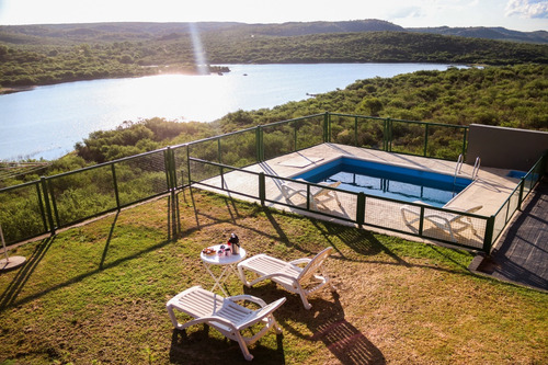 Cabaña Frente Al Lago