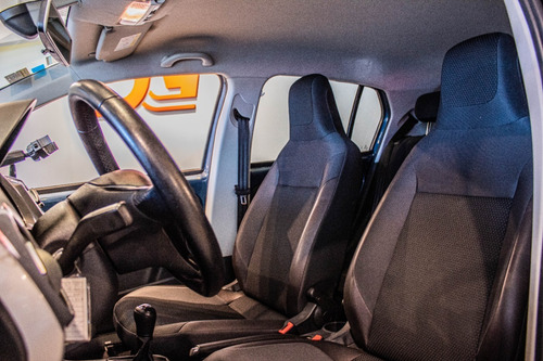 Imagen 14 de 15 de Volkswagen Up! 1.0 High Up! 75cv 5 P