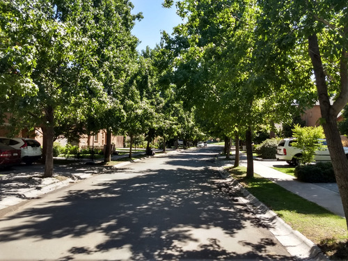 Bella Y Amplia Casa. Colegio A Pasos. Gran Descuento!!