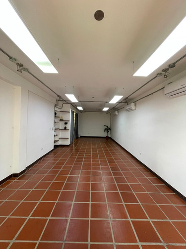 Imagen 9 de 14 de En Alquiler Oficina De 9.74m2 En Santa Ana