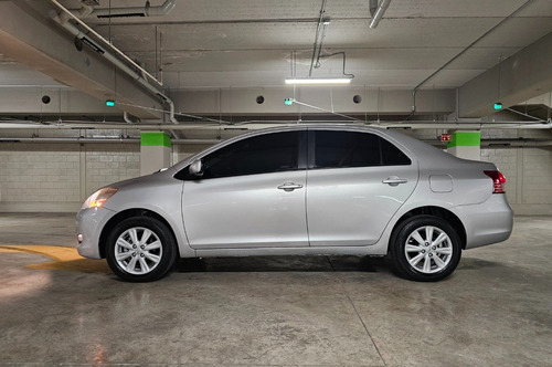 Toyota Yaris 1.5 Premium Sedan At
