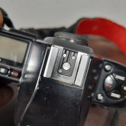 Imagem 8 de 10 de Câmera Fotográfica Nikon Af N8008s Antiga Analógica Corpo