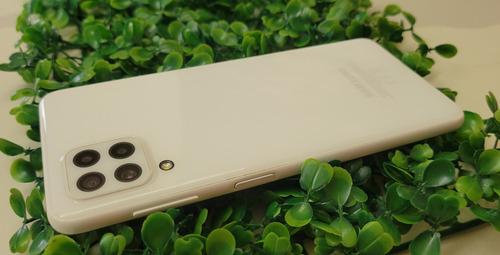 Samsung Galaxy A22 64gb Blanco Funda Y Cargador Inlcuidos Blanco (Usado)