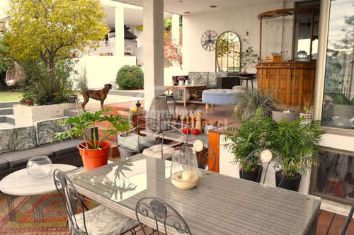 Casa En Venta De 5 Dorm. En Lo Barnechea Oportunidad !!