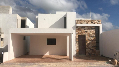 Casa En Venta Merida, Privada Botanico, Mod 225, Agosto 2023.