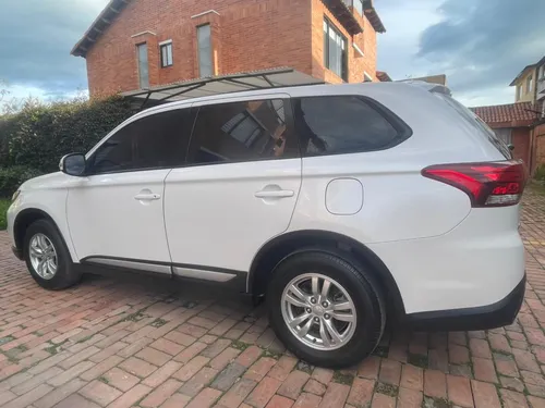 Mitsubishi Outlander Kaiteki 2.4 4x4 Lx 7 Puestos