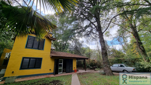 Líndísima Casa En Venta En Del Viso, Barrio Los Jazmines, Sobre Calle Arata